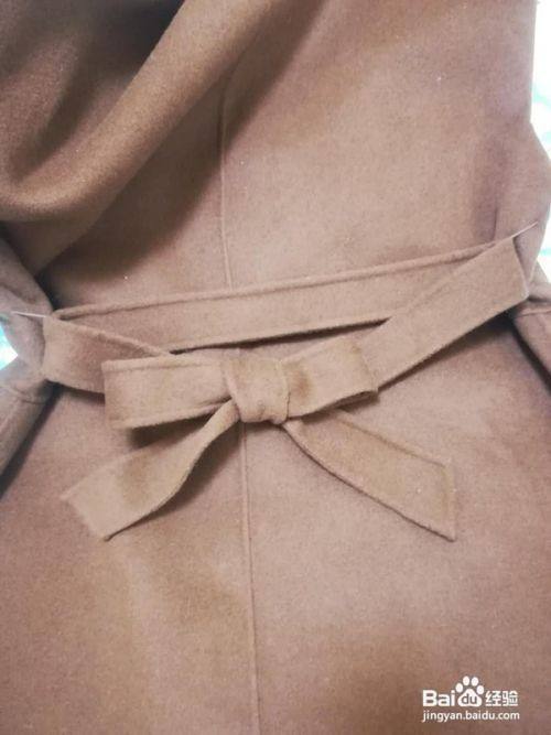 衣服上的蝴蝶结怎么系