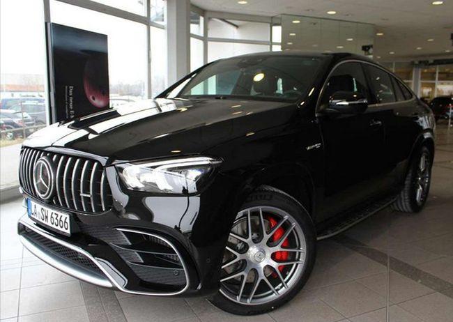 全新奔驰gle轿跑到店,4.0t混动引擎 四驱,新造型比宝马x5霸气