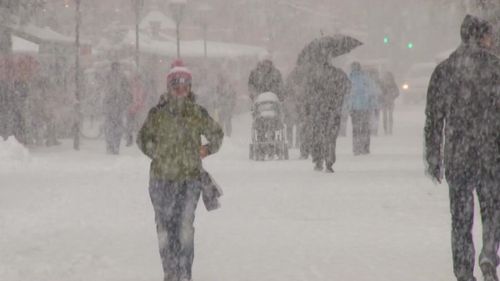城市暴风雪_1920x1080_高清视频素材下载(编号:)_实拍