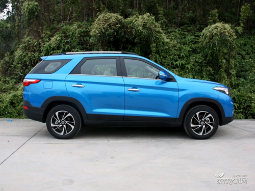 东风风光560,5万多起的便宜suv,可选5座,7座!
