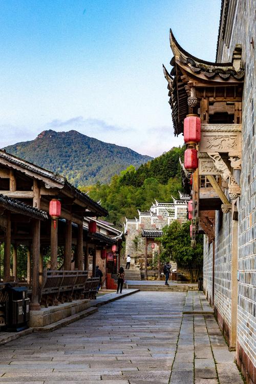 民国古建筑迁建云髻山,呈现"山麓古镇奇观"