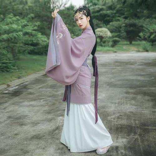 汉尚华莲的衣服怎么样?