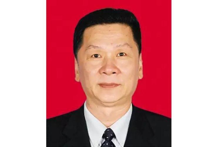 詹小东同志简历