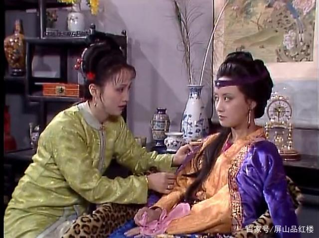 贾琏和平儿一年一两次,王熙凤还骂她生不出儿子,两人都可怜
