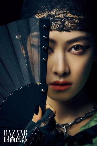 宋茜最新杂志封面大片变身神秘冷艳海盗女郎