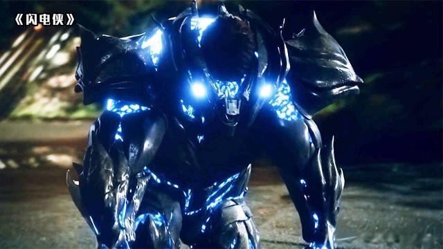 萨维塔终于露出真面目闪电侠真想不到啊