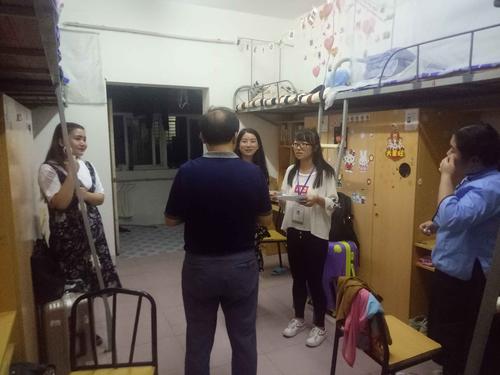 计算机工程学院院领导走访学生宿舍-荆楚理工学院工程