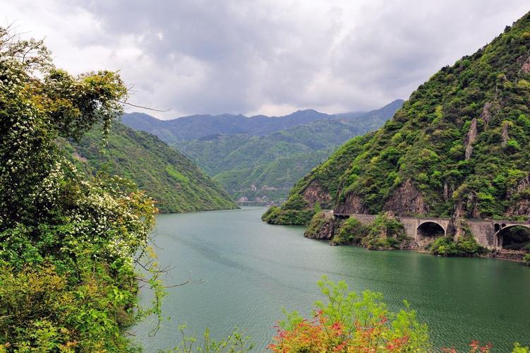 汉中石门栈道风景区