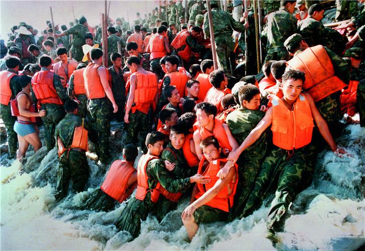 百年瞬间1998年抗洪救灾