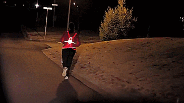 一个人千万不要去夜跑,太危险了!