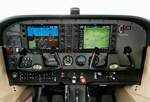 驾驶舱(素材来自网络)