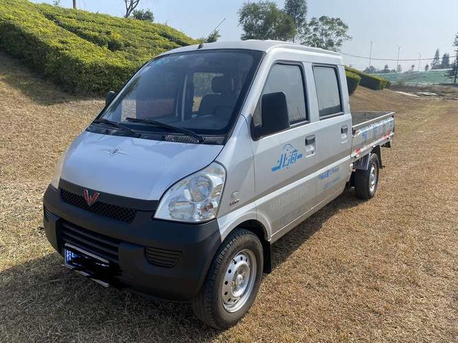 五菱双排平板货车