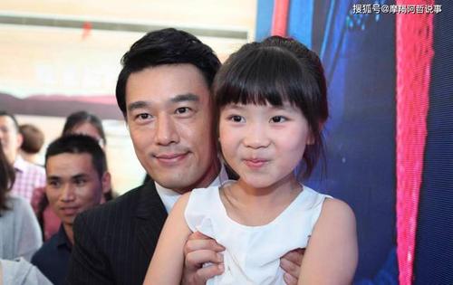 原创有种"低调"叫王耀庆,老婆与他青梅竹马,为保护她从不曝光照片