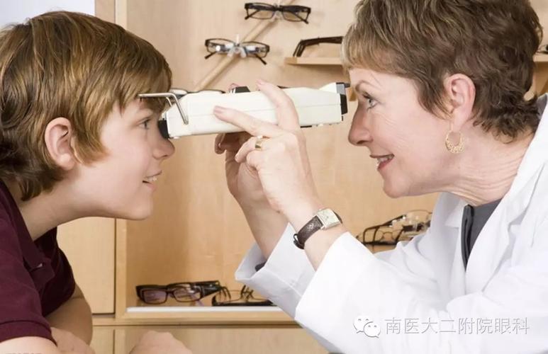儿童验光配镜为何先散瞳?
