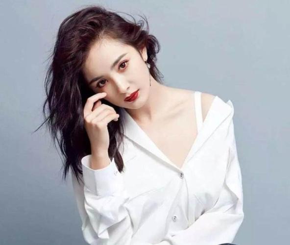 2019年赚钱最多女明星排行榜杨紫排第一迪丽热巴没进前三