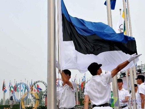 图为:08年北京奥运会时的爱沙尼亚国旗升旗仪式