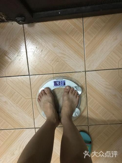 4月份每天早上起来裸称的评论体重,第一次看到不到88的时候心情很激动