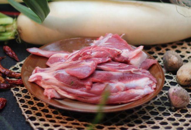 买羊肉老屠夫教你4吃4不吃肉贩不敢忽悠保证鲜嫩不油腻
