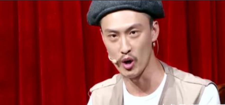 继"黄胶鞋法师"许君聪之后,"二龙湖浩哥"也成功晋级欢乐喜剧人