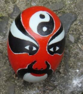 女儿的作业蛋壳脸谱