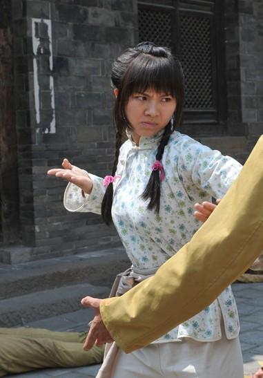 抗日奇侠主演尔玛依娜