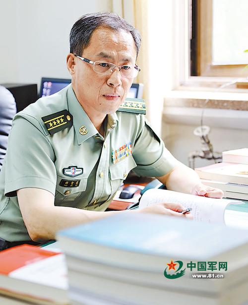 科学院军事战略研究部国家安全战略研究室研究员,专业技术四级,大校