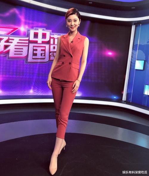 王牌性感女郎费费她的故事远比你想象的更精彩