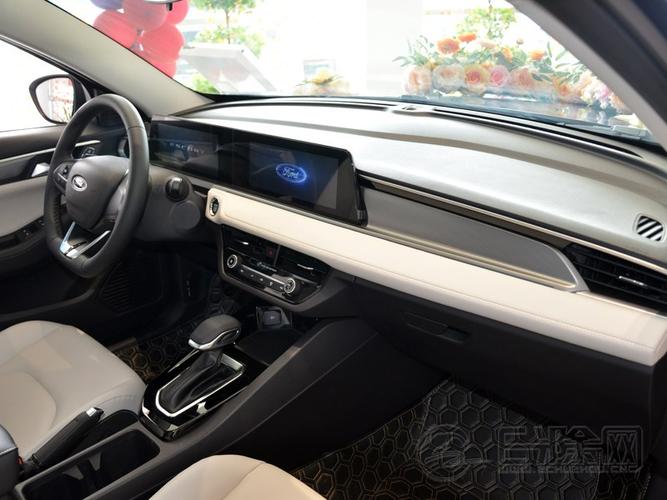 2021款 长安福特福睿斯 内饰