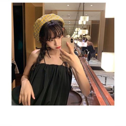 春季2020新款学生露锁骨短款蓬松吊带无袖背心泫雅风