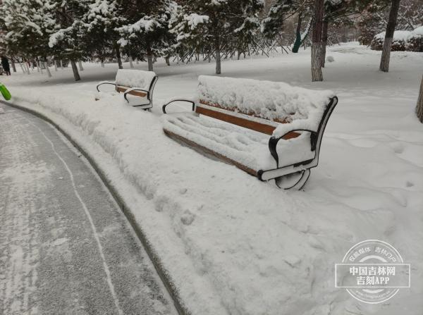 1011日吉林省中南部仍有中到大雪12日本轮强降雪过程结束