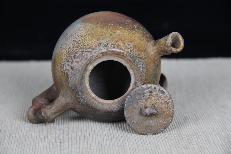 日本备前烧 备前烧 炮口 窑变落灰完美 手捏壶 竹节把