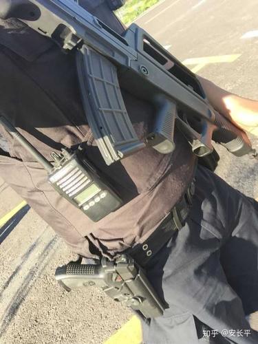 警察依法配枪执勤是一种怎么样的体验?