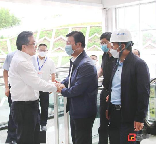 中国铁路成都局集团公司党委书记,董事长周荣率队到自贡检查指导 范波