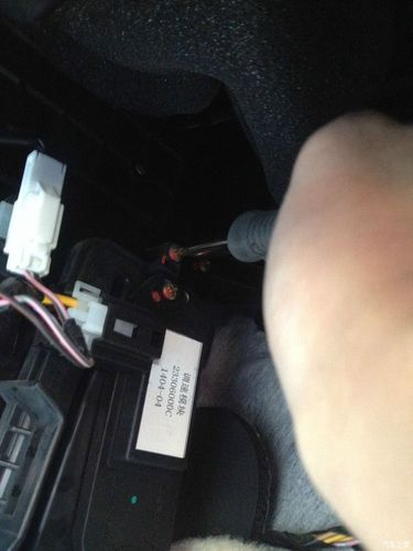 海马m5【自己更换空气滤芯和空调滤芯,图文详解】