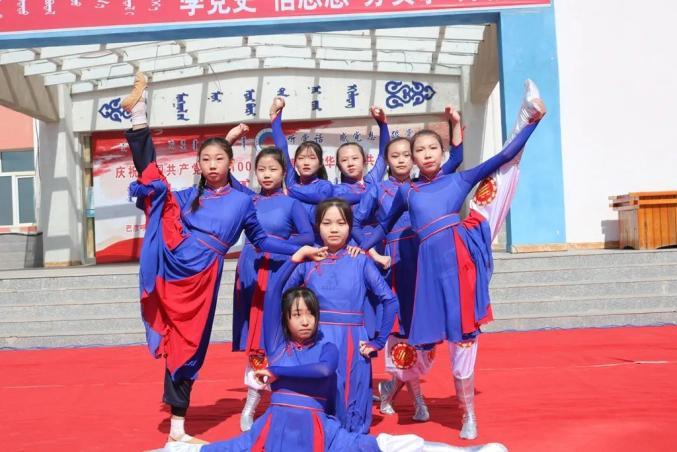 巴彦呼舒第四中学举办朗诵比赛