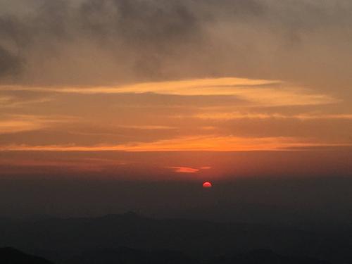 自从被深圳梧桐山虐过后竟然爱上了爬山,每周一次有一