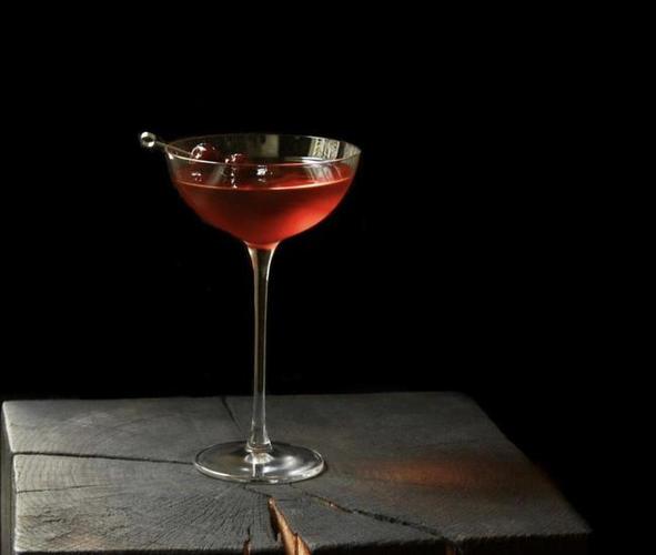 经典鸡尾酒花花公子boulevardier