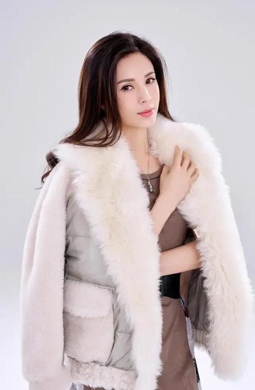 李若彤年轻时的美图