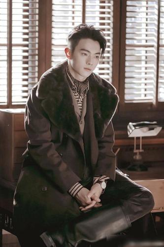 《烈火军校》"顾燕帧"美图分享,玩世不恭的富家子,和白鹿好配