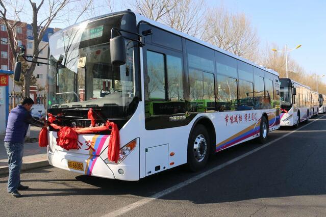 【十三五我们一起走过】公交线路全覆盖 市民出行更环保更便捷