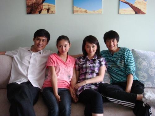(左:王骏毅,刘佳,邓莎,萧浩冉); 图册剧中主演(16张)
