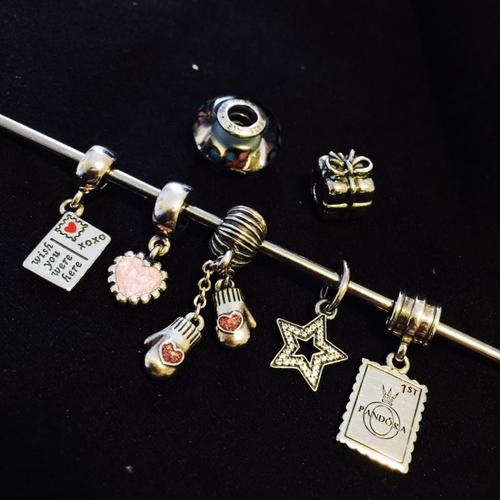 潘多拉红心珐琅小手套