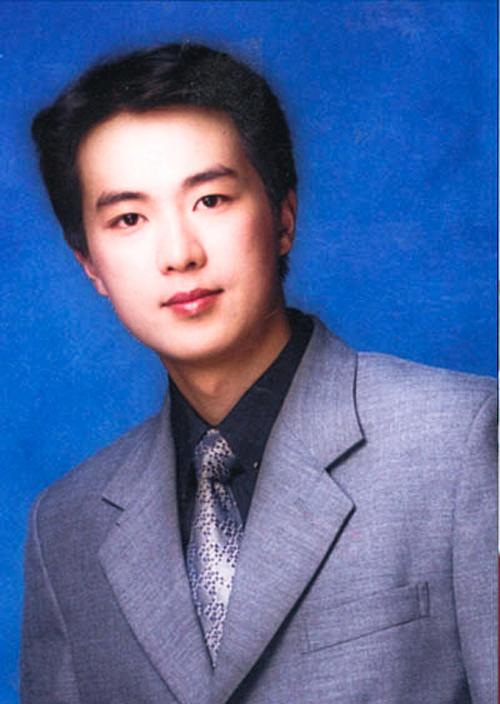 历年河南电视台节目主持人的背景蓝色