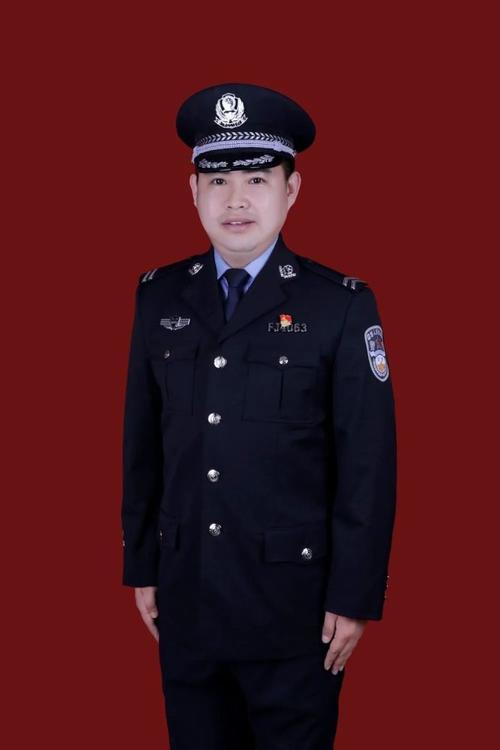 教育整顿青春在警徽中闪耀走近双十佳辅警二