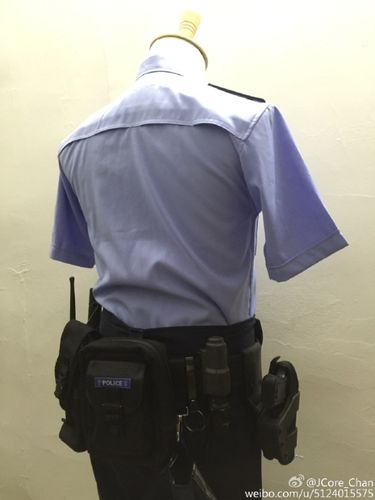 束腰式衬衫执勤服穿起来干练又美观,解放军的夏常服就是束腰式衬衫?