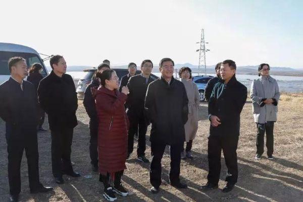自治区人大常委会副主任廉素一行到我县调研指导工作