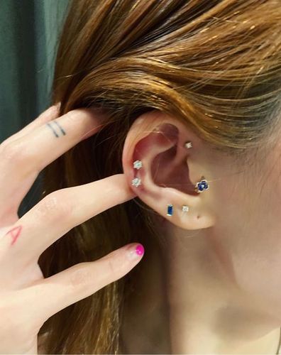 不懂就问,女明星们为什么都有这么多耳洞?