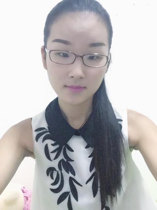 黄芳的个人简历
