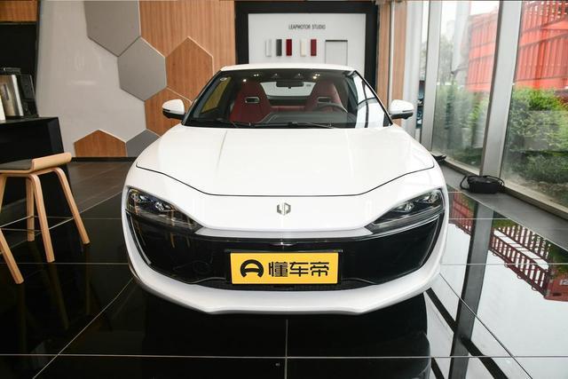 零跑s01现正热销中售价1299万元起