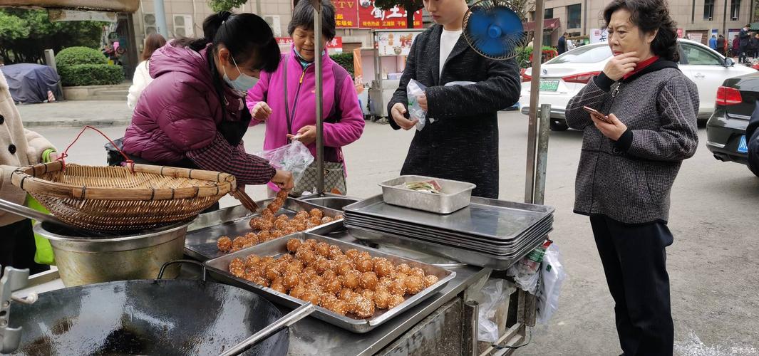 一个不小心我成了你们眼中的小摊贩